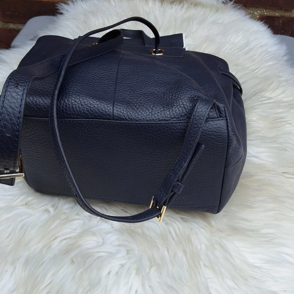 Kate Spade Navy blue pebbled leather backpack with white trim NWOT - Picture 2 of 14